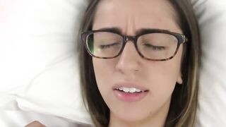 Amatőr szemüveges tinédzser bige casting forgatás pornója